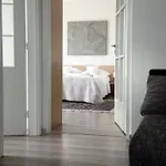 Apartment With 2 Bathrooms *