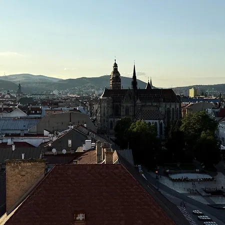 Apartment With 2 Bathrooms *