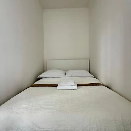 Apartment With 2 Bathrooms *