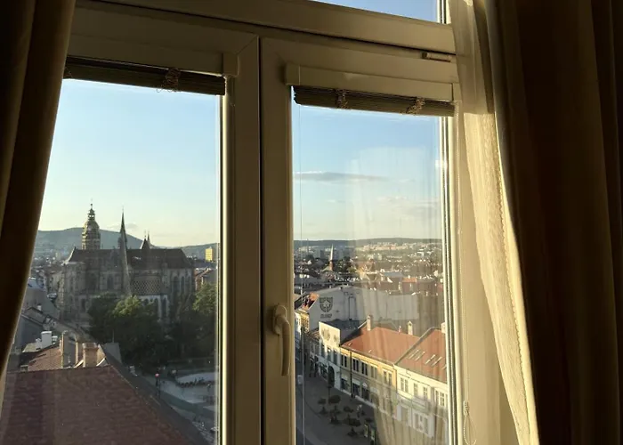 With 2 Bathrooms Apartment *